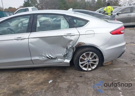 2019 Ford Fusion Hybrid Se z USA, uszkodzony, nr VIN 3FA6P0LU1KR179968